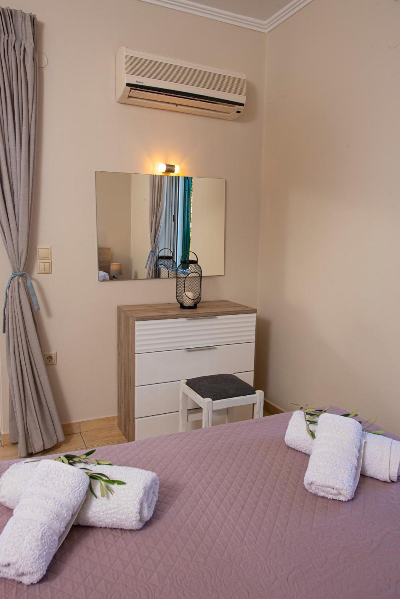 Agnantio Apartment Ayios Nikitas Ngoại thất bức ảnh