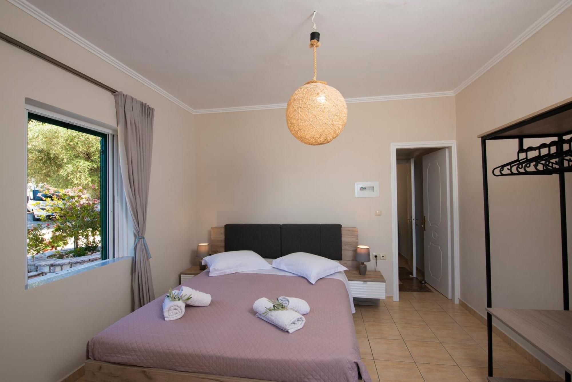 Agnantio Apartment Ayios Nikitas Ngoại thất bức ảnh